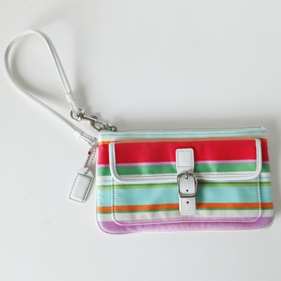 Coach Handbags - Coach wristlet